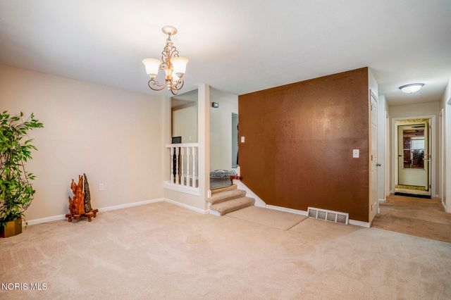 1854 Willowhill Lane, Toledo, OH 43615