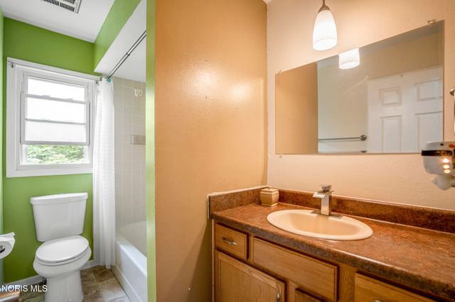 1854 Willowhill Lane, Toledo, OH 43615