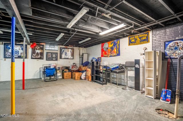 1854 Willowhill Lane, Toledo, OH 43615