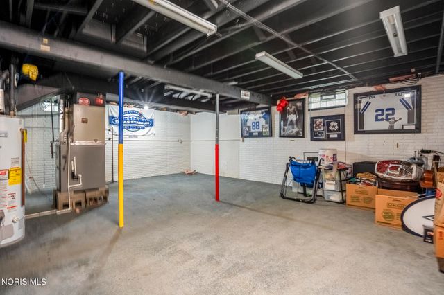 1854 Willowhill Lane, Toledo, OH 43615