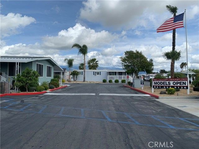 999 S Santa Fe Avenue 34, San Jacinto, CA 92583