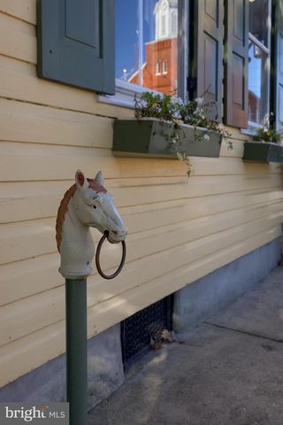 2 S CHARLOTTE ST, Manheim, PA 17545