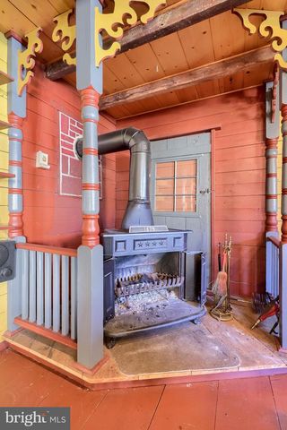 2 S CHARLOTTE ST, Manheim, PA 17545