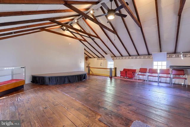 2 S CHARLOTTE ST, Manheim, PA 17545