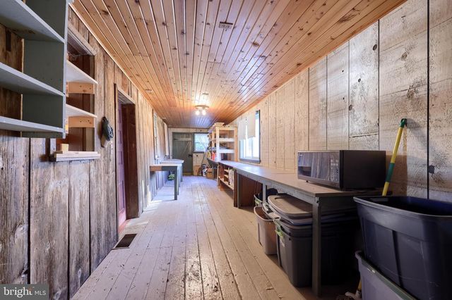 2 S CHARLOTTE ST, Manheim, PA 17545