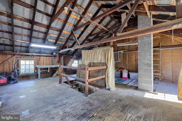 2 S CHARLOTTE ST, Manheim, PA 17545