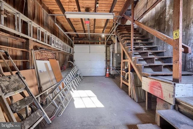 2 S CHARLOTTE ST, Manheim, PA 17545