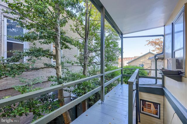 2 S CHARLOTTE ST, Manheim, PA 17545