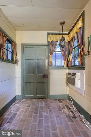 2 S CHARLOTTE ST, Manheim, PA 17545