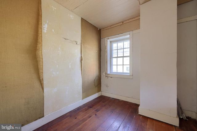 2 S CHARLOTTE ST, Manheim, PA 17545