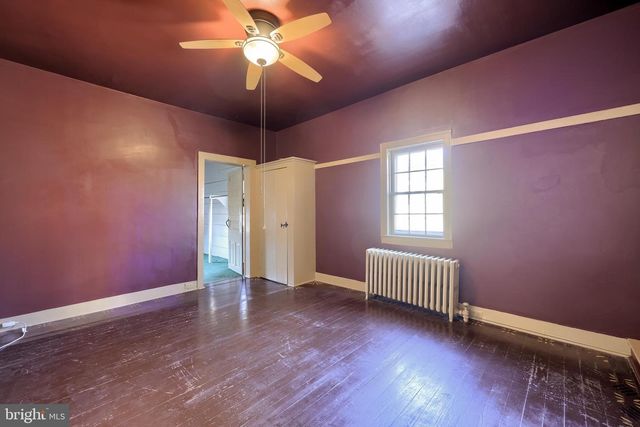 2 S CHARLOTTE ST, Manheim, PA 17545