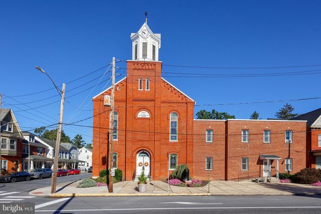 2 S CHARLOTTE ST, Manheim, PA 17545
