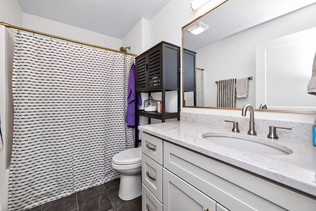 14142 Wilden Drive, Urbandale, IA 50323