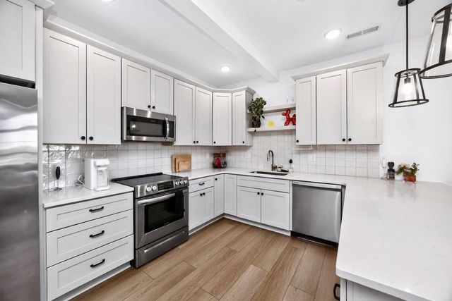 14142 Wilden Drive, Urbandale, IA 50323