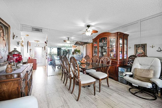 10442 Sunrise Lakes Boulevard 312, Sunrise, FL 33322