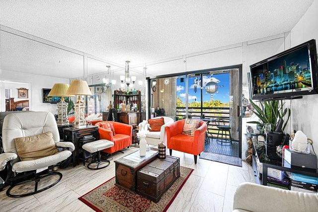 10442 Sunrise Lakes Boulevard 312, Sunrise, FL 33322