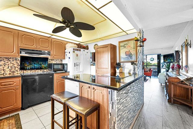 10442 Sunrise Lakes Boulevard 312, Sunrise, FL 33322