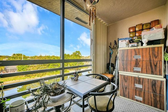 10442 Sunrise Lakes Boulevard 312, Sunrise, FL 33322