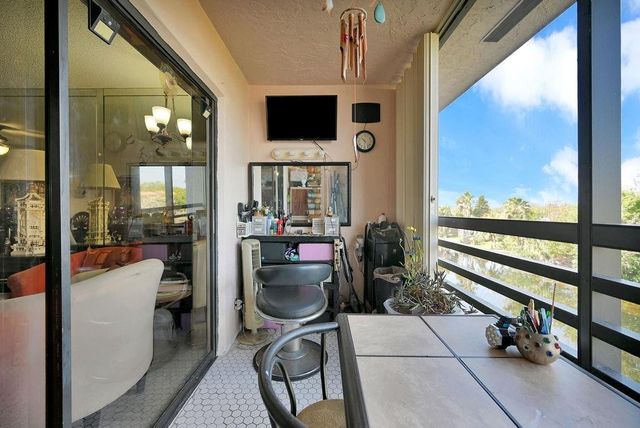 10442 Sunrise Lakes Boulevard 312, Sunrise, FL 33322