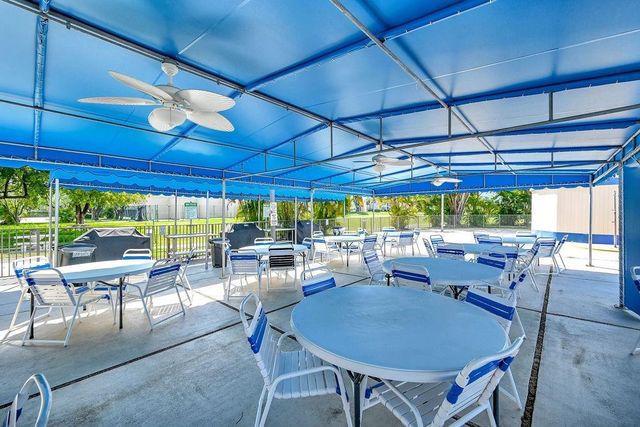 10442 Sunrise Lakes Boulevard 312, Sunrise, FL 33322