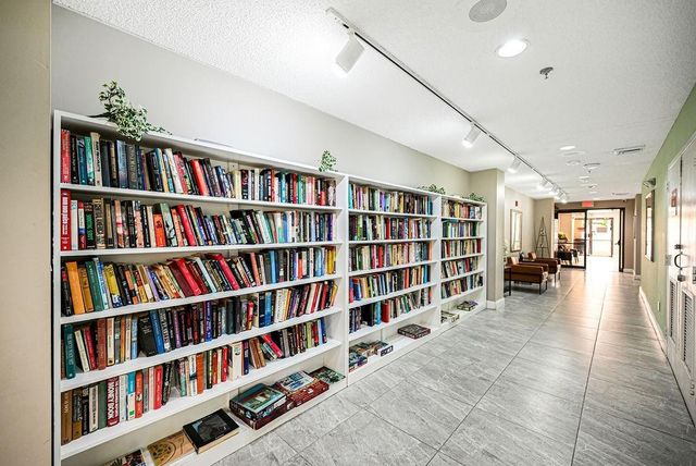 10442 Sunrise Lakes Boulevard 312, Sunrise, FL 33322