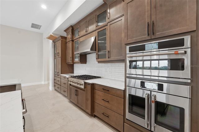 1953 ARCHING BRANCH, Zephyrhills, FL 33541