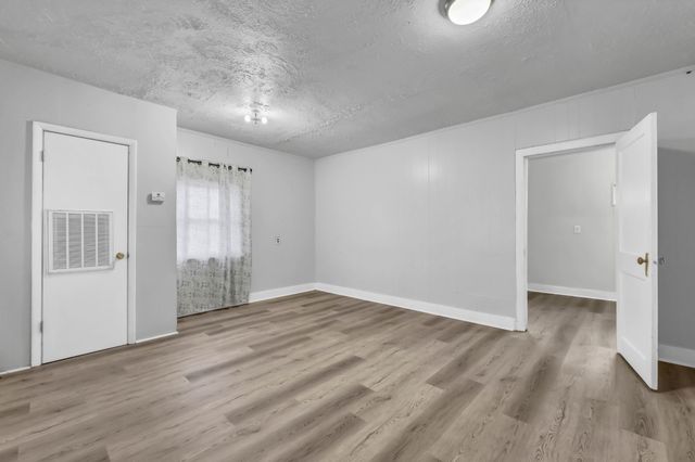 510 Washington Ct, Clarksville, TN 37040