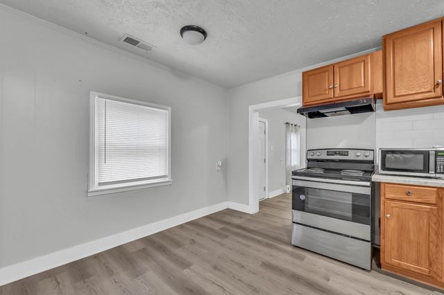 510 Washington Ct, Clarksville, TN 37040