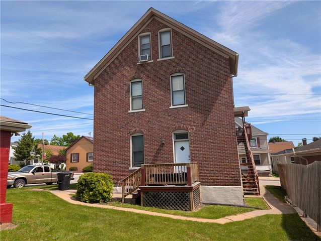 105 Depot St, Youngwood, PA 15697