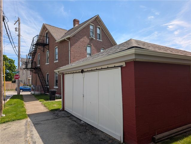 105 Depot St, Youngwood, PA 15697