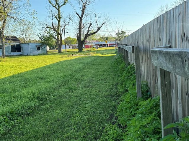 501 Burnett Street, Brazoria, TX 77422