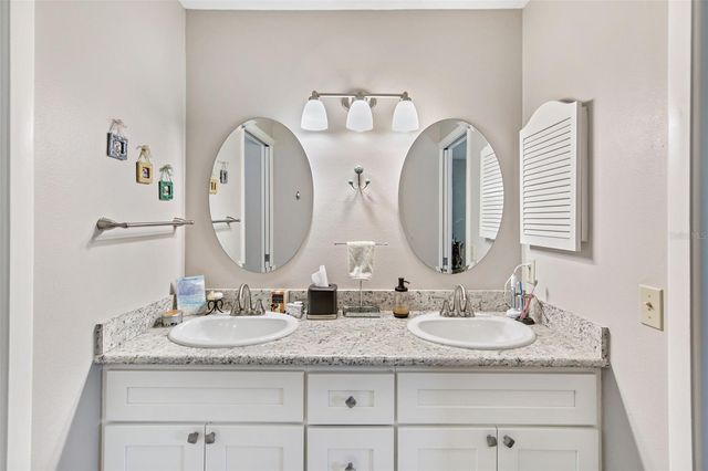 611 WOODLAWN DRIVE 611, Bradenton, FL 34210