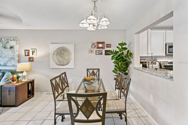 611 WOODLAWN DRIVE 611, Bradenton, FL 34210