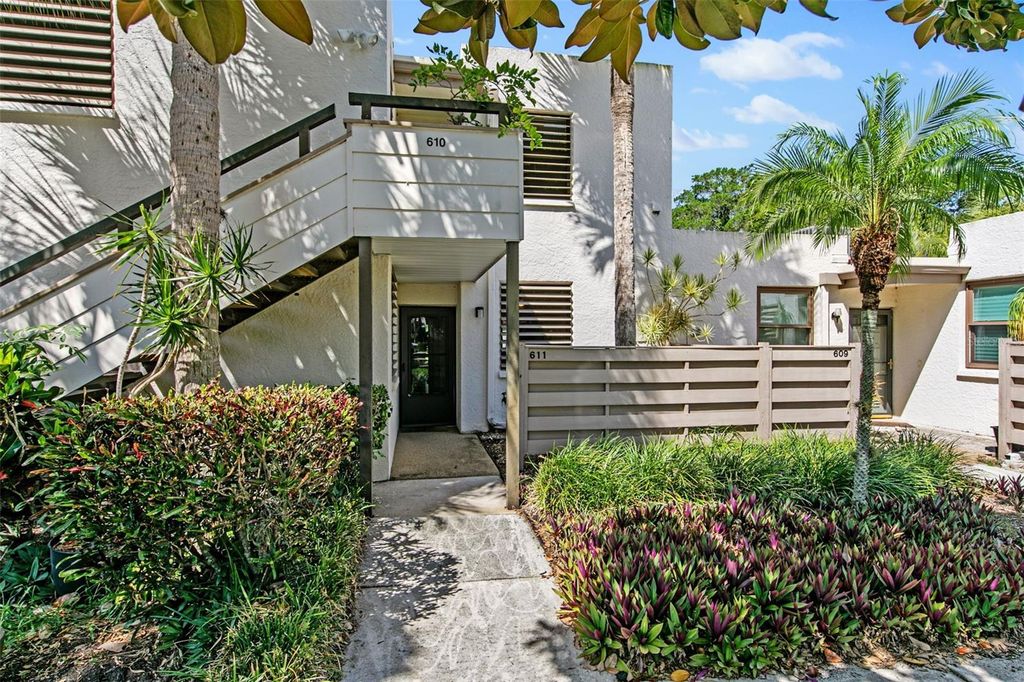 611 WOODLAWN DRIVE 611, Bradenton, FL 34210