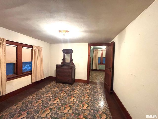 450 S MAIN Street, Creve Coeur, IL 61610