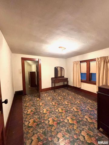 450 S MAIN Street, Creve Coeur, IL 61610