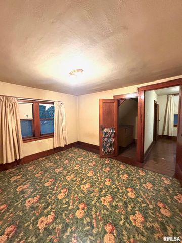 450 S MAIN Street, Creve Coeur, IL 61610