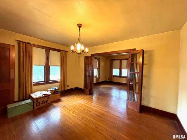 450 S MAIN Street, Creve Coeur, IL 61610