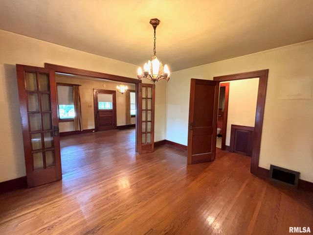 450 S MAIN Street, Creve Coeur, IL 61610