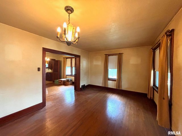 450 S MAIN Street, Creve Coeur, IL 61610