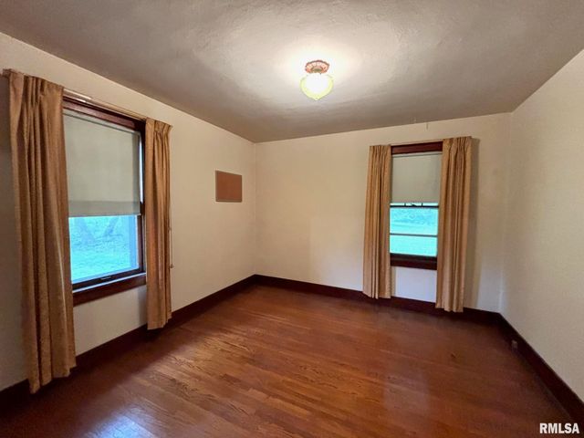 450 S MAIN Street, Creve Coeur, IL 61610