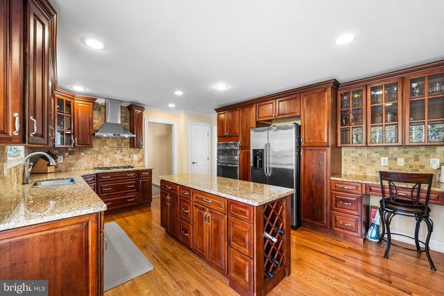 21 ANGUS LN, Warren, NJ 07059