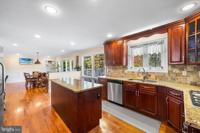 21 ANGUS LN, Warren, NJ 07059