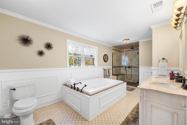 21 ANGUS LN, Warren, NJ 07059
