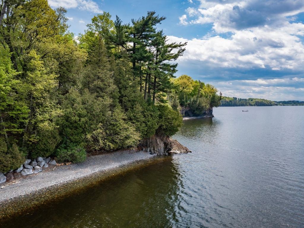187 Morgan Drive, Shelburne, VT 05482