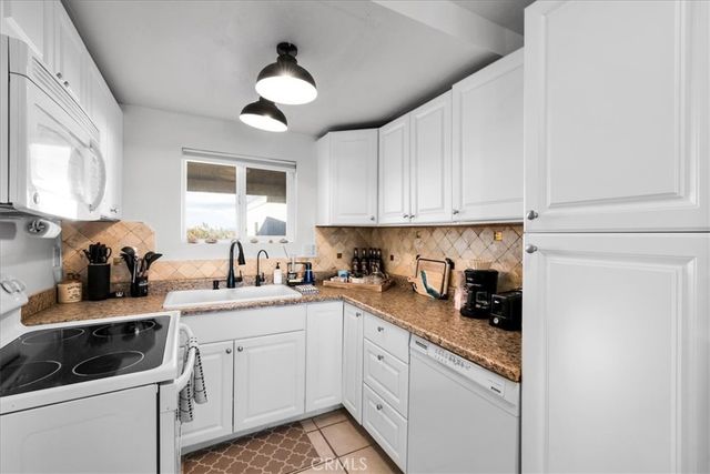 1560 Jackrabbit Trail, 29 Palms, CA 92277