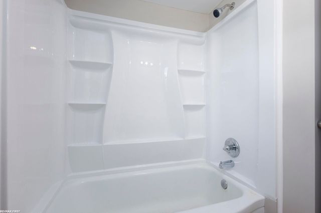 49 Fessenden St Street, Mount Clemens, MI 48043