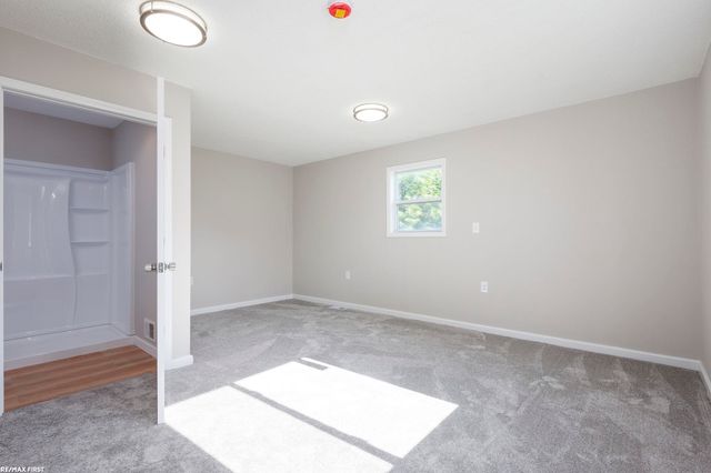 49 Fessenden St Street, Mount Clemens, MI 48043