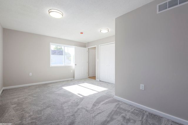 49 Fessenden St Street, Mount Clemens, MI 48043