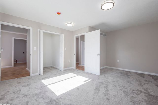 49 Fessenden St Street, Mount Clemens, MI 48043